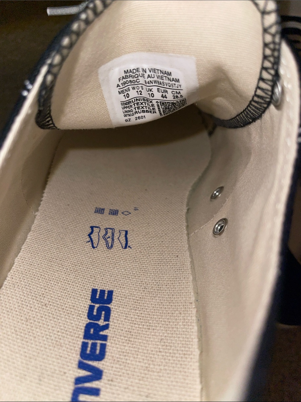 Converse Black Canvas Low-Top Sneakers with White Accents.  Size 10. NO Box - Picture 4 of 6